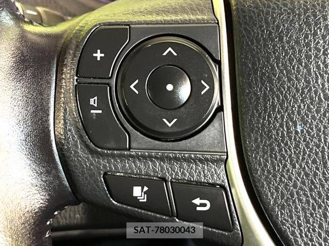 Toyota VOXY 2015-10 370403-4