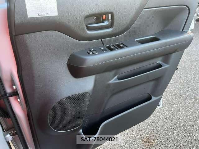 Suzuki SPACIA 2017-06 202813-11