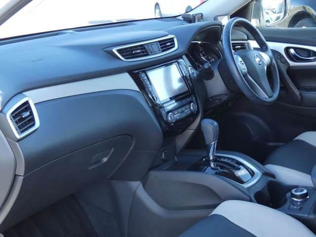 Nissan X-TRAIL 2016-01 28119-12