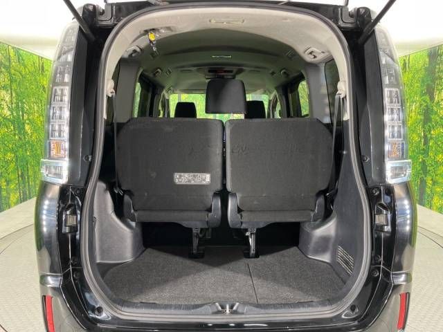 Toyota VOXY HYBRID 2015-01 187114-11