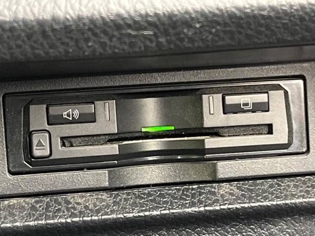 Toyota VOXY HYBRID 2015-01 187114-5