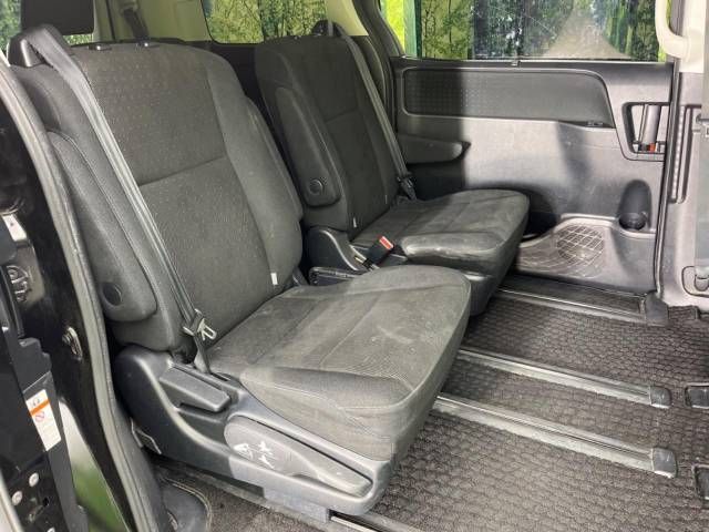 Toyota VOXY HYBRID 2015-01 187114-9
