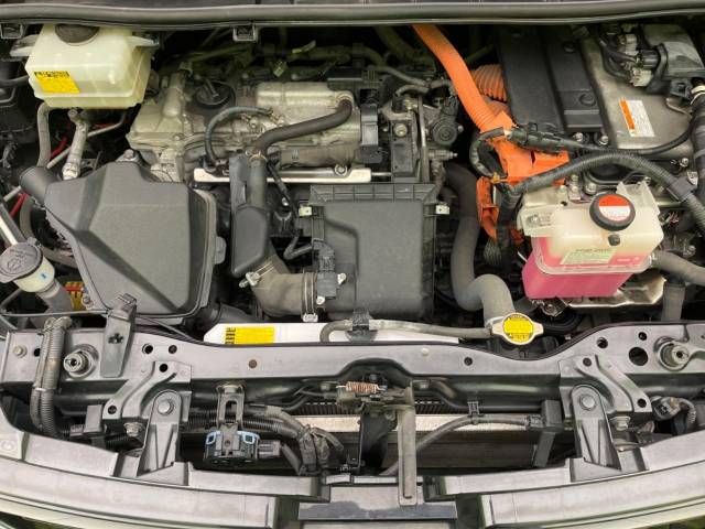 Toyota VOXY HYBRID 2015-01 187114-19