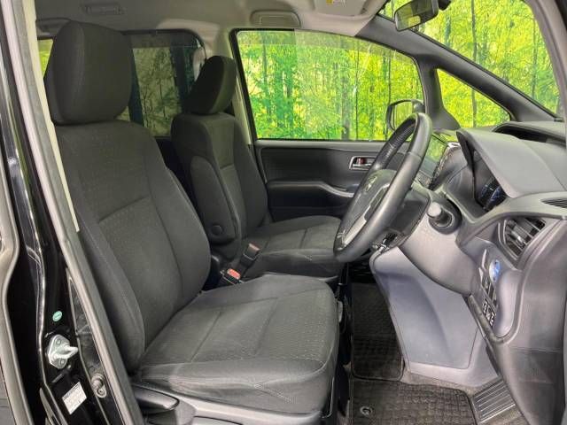 Toyota VOXY HYBRID 2015-01 187114-8
