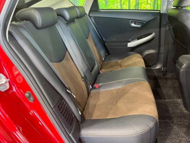 Toyota PRIUS 2012-08 24044-9