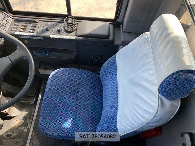 Hino BLUE RIBBON 2004-02 204014-3