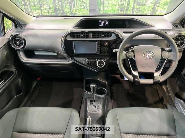 Toyota AQUA 2018-02 218351-1
