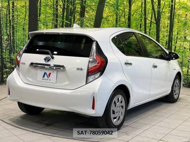 Toyota AQUA 2018-02 218351-17