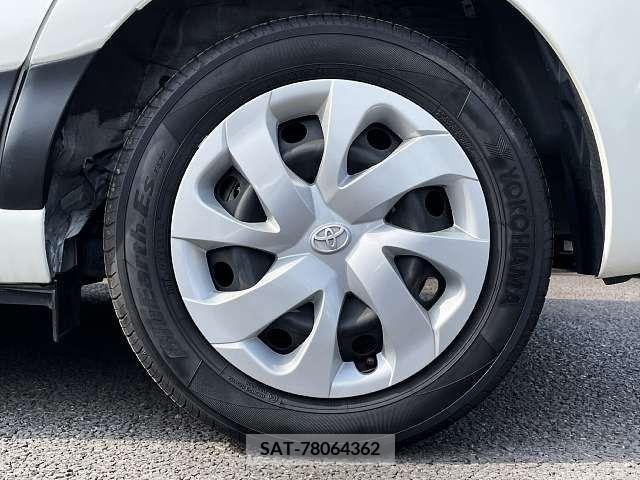Toyota SIENTA 2017-07 298394-3