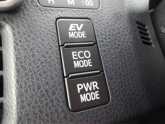 Toyota VOXY HYBRID 2019-07 182756-10