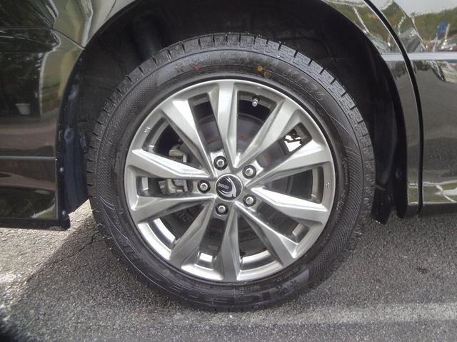 Toyota VOXY HYBRID 2019-07 182756-21