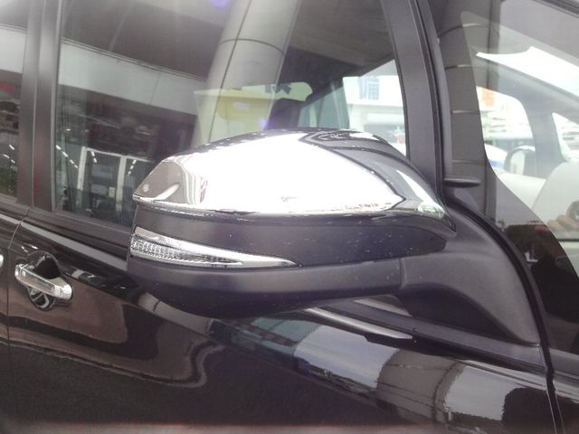Toyota VOXY HYBRID 2019-07 182756-20