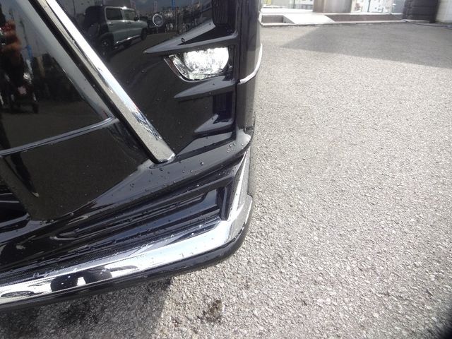 Toyota VOXY HYBRID 2019-07 182756-23