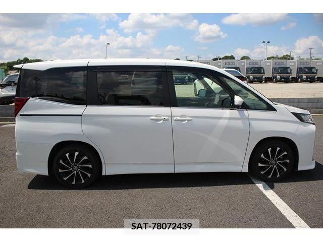 Toyota NOAH 2022-06 365139-10