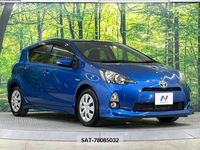 Toyota AQUA 2013-01 377272-14