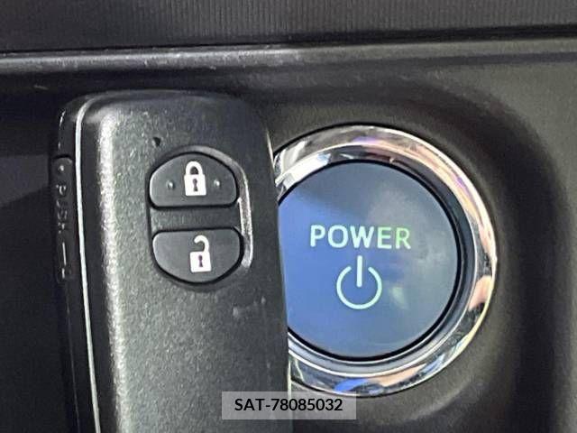 Toyota AQUA 2013-01 377272-5