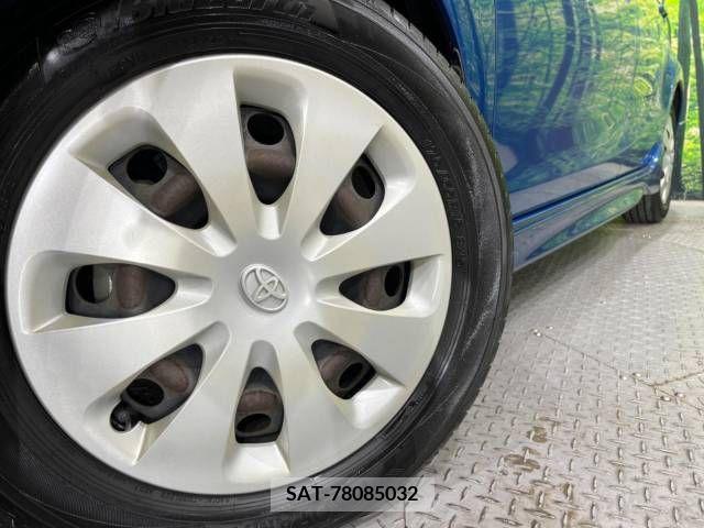 Toyota AQUA 2013-01 377272-11