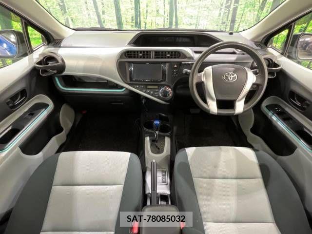 Toyota AQUA 2013-01 377272-1