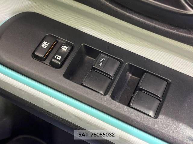 Toyota AQUA 2013-01 377272-19
