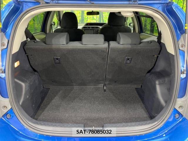 Toyota AQUA 2013-01 377272-8