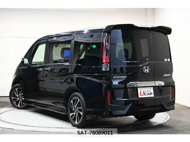 Honda STEP WGN 2017-04 326670-2
