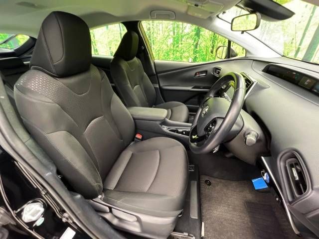 Toyota PRIUS 2019-08 14918-8