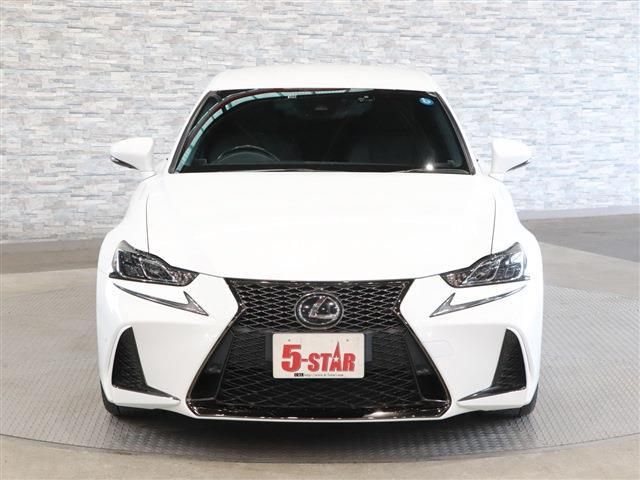 Lexus IS 2017-01 7100-5