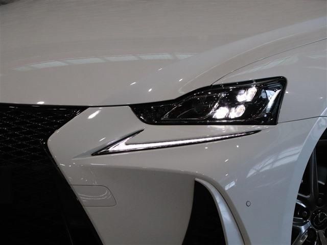 Lexus IS 2017-01 7100-8