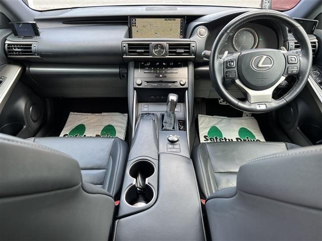 Lexus IS 2017-01 7100-10