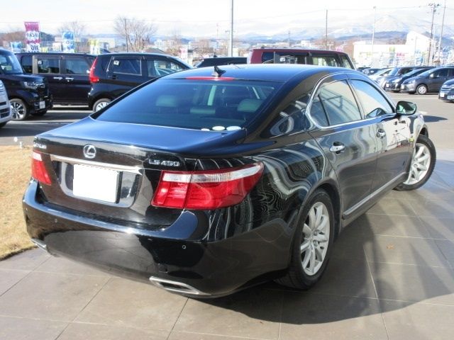 Lexus LS 2007-02 310-1