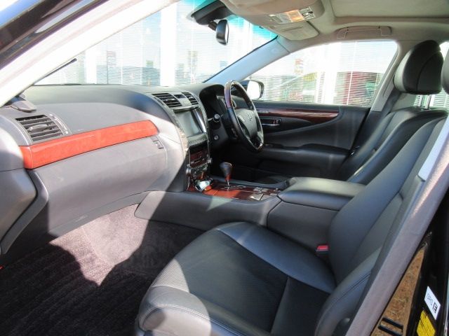 Lexus LS 2007-02 310-4