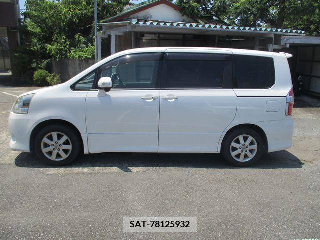 Toyota NOAH 2007-09 327006-5