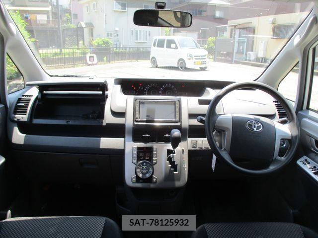 Toyota NOAH 2007-09 327006-1