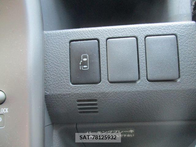 Toyota NOAH 2007-09 327006-18