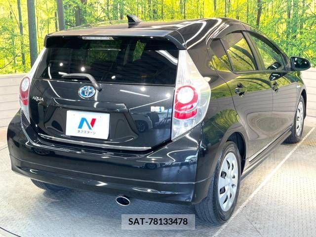 Toyota AQUA 2012-03 356163-17