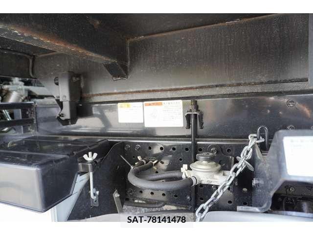 Isuzu ELF TRUCK 2022-03 353782-10