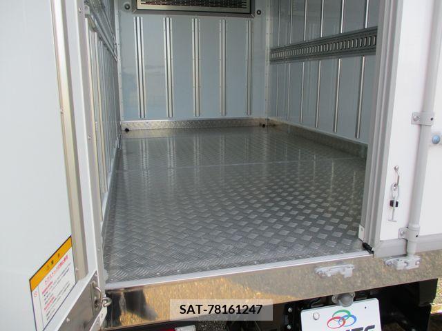 Mitsubishi CANTER 2023-05 253887-11