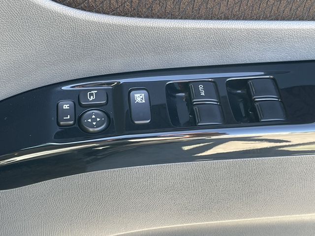 Nissan ROOX 2011-07 14001-16
