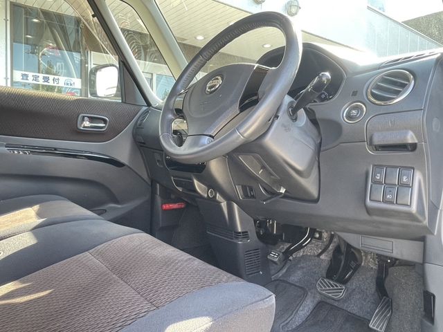Nissan ROOX 2011-07 14001-7
