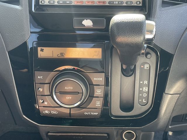 Nissan ROOX 2011-07 14001-15