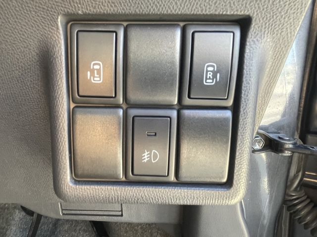 Nissan ROOX 2011-07 14001-11