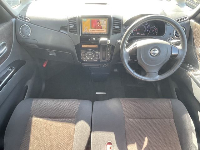 Nissan ROOX 2011-07 14001-4