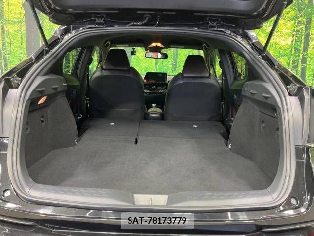 Toyota C-HR 2017-05 246472-10