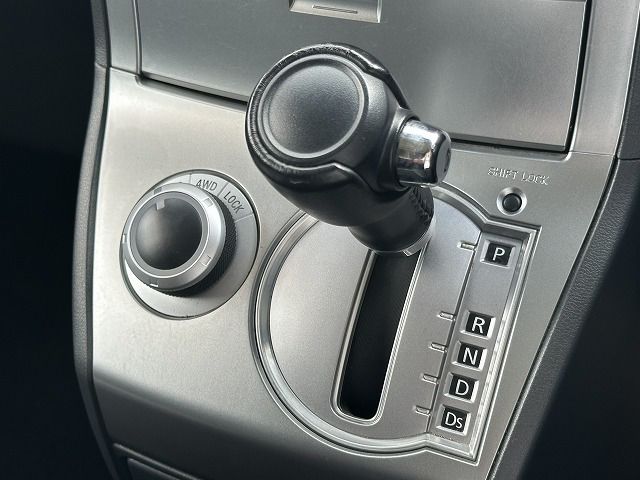 Mitsubishi DELICA D5 2008-07 13653-12