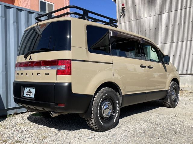 Mitsubishi DELICA D5 2008-07 13653-1