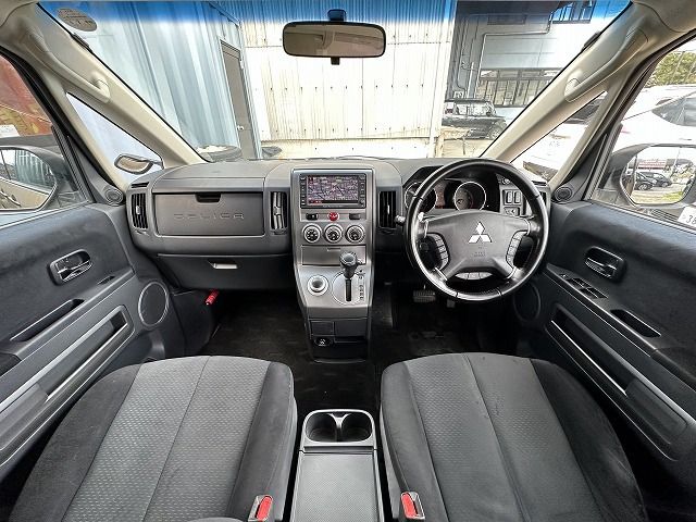 Mitsubishi DELICA D5 2008-07 13653-2