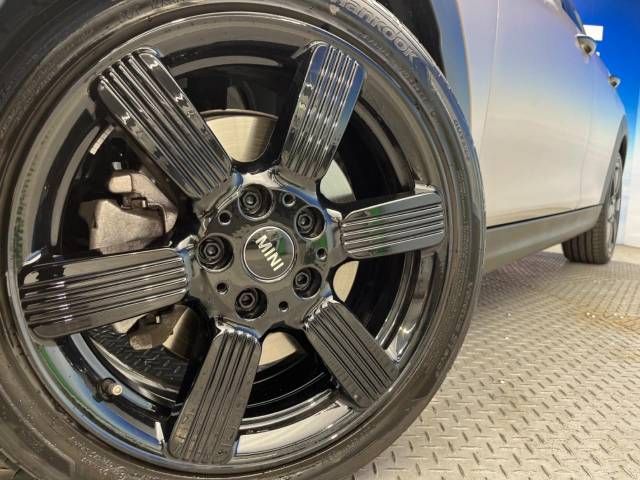 Bmw MINI 2022-08 192202-14