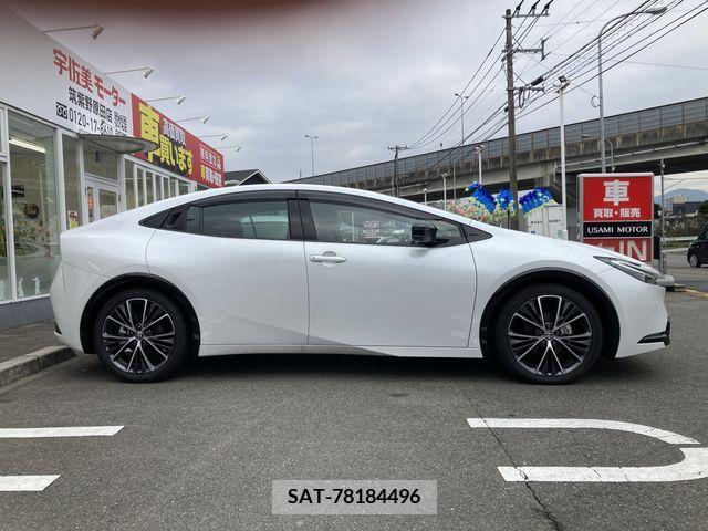 Toyota PRIUS 2023-06 208565-4