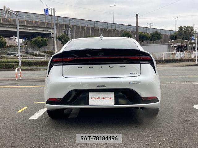 Toyota PRIUS 2023-06 208565-5