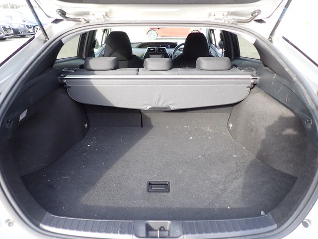 Toyota PRIUS 2016-10 16257-13